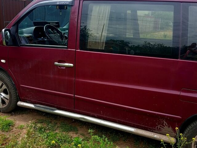 Красный Мерседес Вито, объемом двигателя 2.2 л и пробегом 200 тыс. км за 5200 $, фото 3 на Automoto.ua