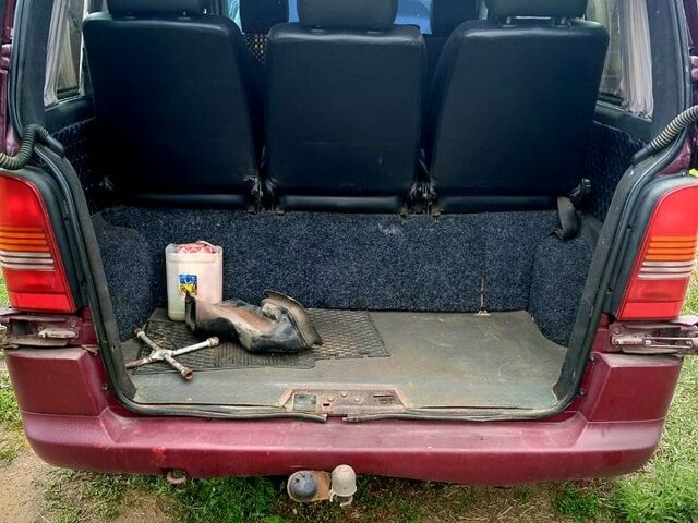 Красный Мерседес Вито, объемом двигателя 2.2 л и пробегом 200 тыс. км за 5200 $, фото 5 на Automoto.ua