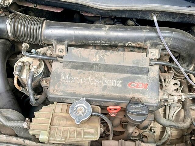 Красный Мерседес Вито, объемом двигателя 2.2 л и пробегом 200 тыс. км за 5200 $, фото 6 на Automoto.ua