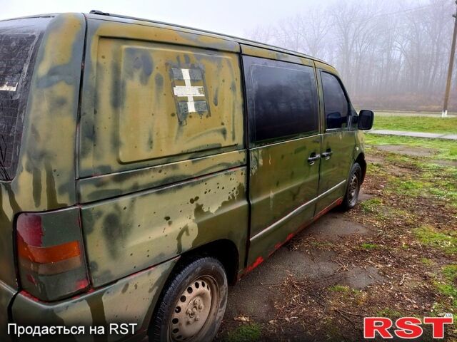 Красный Мерседес Вито, объемом двигателя 2.1 л и пробегом 412 тыс. км за 2950 $, фото 5 на Automoto.ua