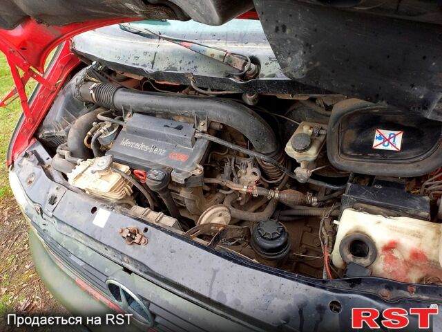 Красный Мерседес Вито, объемом двигателя 2.1 л и пробегом 412 тыс. км за 2950 $, фото 9 на Automoto.ua