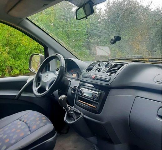 Мерседес Вито 2006 в Киеве на Automoto.ua Красный Мерседес Вито, объемом двигателя 2.2 л и пробегом 213 тыс. км за 8000 $, фото 6 на Automoto.ua