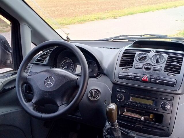 Червоний Мерседес Віто, об'ємом двигуна 2.1 л та пробігом 145 тис. км за 10500 $, фото 6 на Automoto.ua
