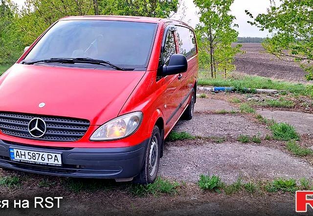 Красный Мерседес Вито, объемом двигателя 2.2 л и пробегом 320 тыс. км за 8700 $, фото 4 на Automoto.ua
