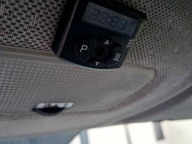 Мерседес Вито 2007 в Яготине на Automoto.ua Красный Мерседес Вито, объемом двигателя 2.1 л и пробегом 264 тыс. км за 6000 $, фото 7 на Automoto.ua