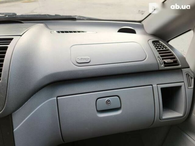 Мерседес Вито, объемом двигателя 2.2 л и пробегом 400 тыс. км за 7300 $, фото 14 на Automoto.ua