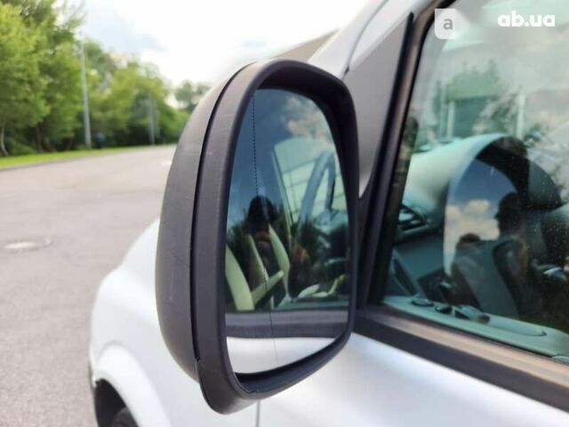 Мерседес Вито, объемом двигателя 2.2 л и пробегом 400 тыс. км за 7300 $, фото 20 на Automoto.ua