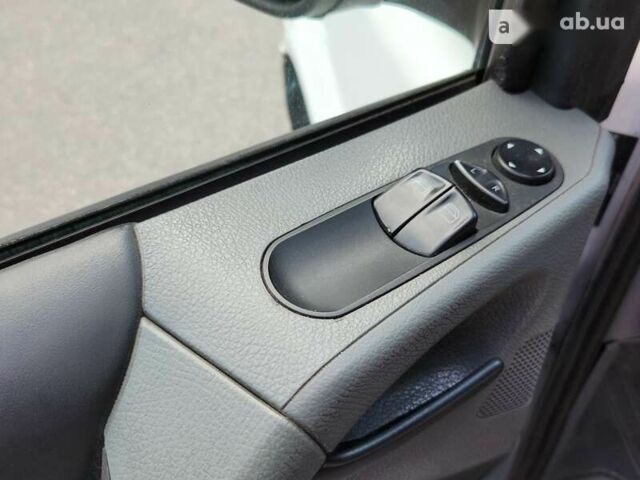 Мерседес Вито, объемом двигателя 2.2 л и пробегом 400 тыс. км за 7300 $, фото 11 на Automoto.ua