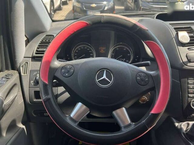 Мерседес Вито, объемом двигателя 2.1 л и пробегом 277 тыс. км за 14990 $, фото 13 на Automoto.ua