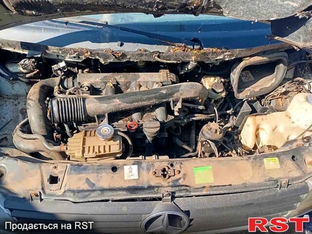 Мерседес Вито, объемом двигателя 2.2 л и пробегом 303 тыс. км за 550 $, фото 4 на Automoto.ua