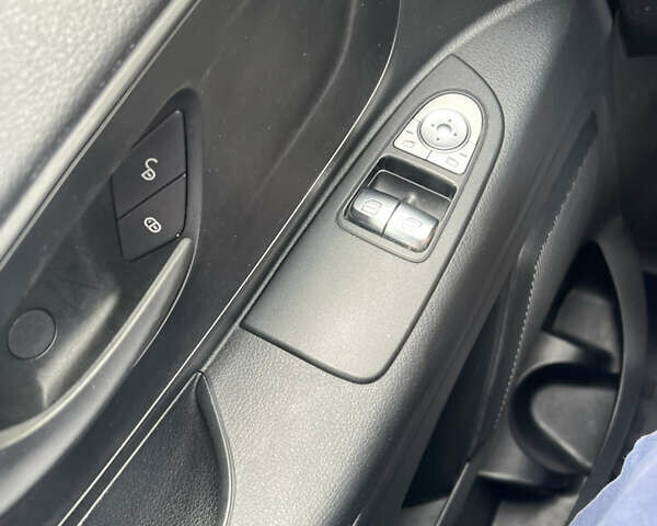 Мерседес Вито, объемом двигателя 0 л и пробегом 96 тыс. км за 22500 $, фото 16 на Automoto.ua