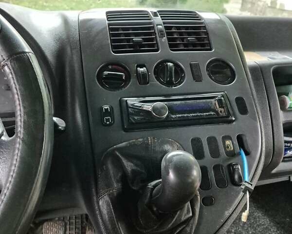 Мерседес Вито, объемом двигателя 2.2 л и пробегом 300 тыс. км за 5200 $, фото 6 на Automoto.ua