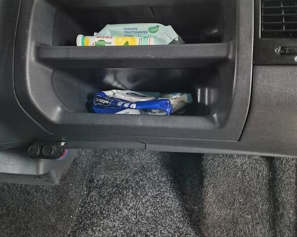 Мерседес Вито, объемом двигателя 2.2 л и пробегом 300 тыс. км за 5200 $, фото 11 на Automoto.ua