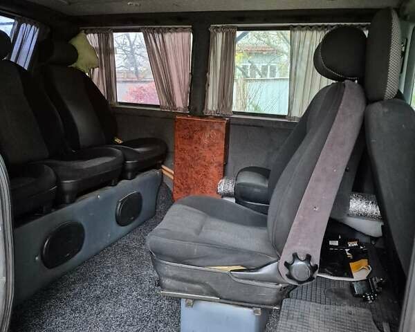 Мерседес Вито, объемом двигателя 2.2 л и пробегом 300 тыс. км за 5200 $, фото 10 на Automoto.ua