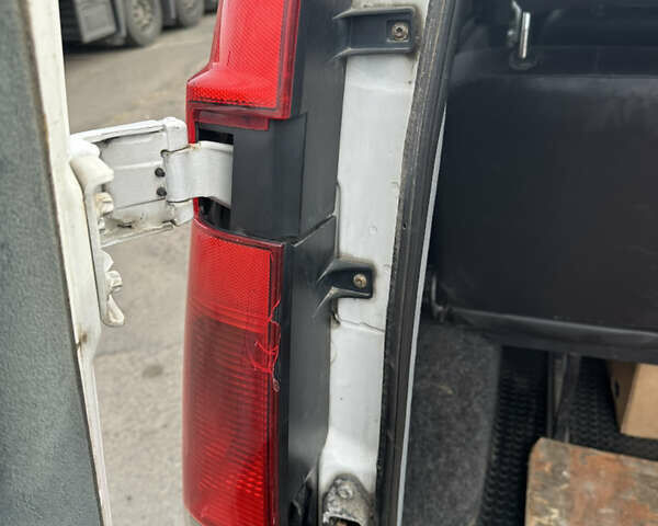 Мерседес Вито, объемом двигателя 2.15 л и пробегом 390 тыс. км за 6000 $, фото 24 на Automoto.ua