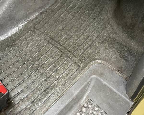 Мерседес Віто, об'ємом двигуна 2.15 л та пробігом 500 тис. км за 5800 $, фото 15 на Automoto.ua