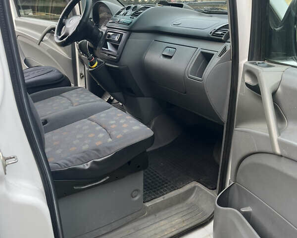 Мерседес Вито, объемом двигателя 2.2 л и пробегом 320 тыс. км за 7500 $, фото 6 на Automoto.ua