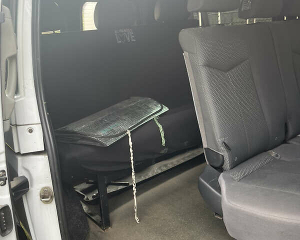 Мерседес Вито, объемом двигателя 2.2 л и пробегом 320 тыс. км за 7500 $, фото 8 на Automoto.ua