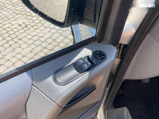 Мерседес Вито, объемом двигателя 2.2 л и пробегом 269 тыс. км за 12600 $, фото 10 на Automoto.ua
