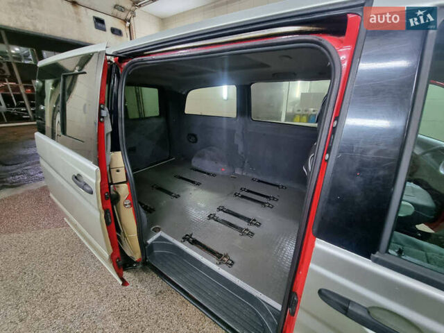 Мерседес Вито, объемом двигателя 2.2 л и пробегом 250 тыс. км за 12000 $, фото 3 на Automoto.ua