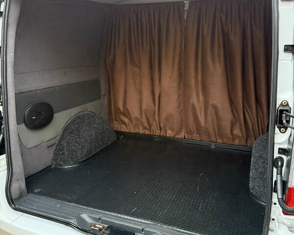 Мерседес Вито, объемом двигателя 2.14 л и пробегом 330 тыс. км за 11800 $, фото 22 на Automoto.ua