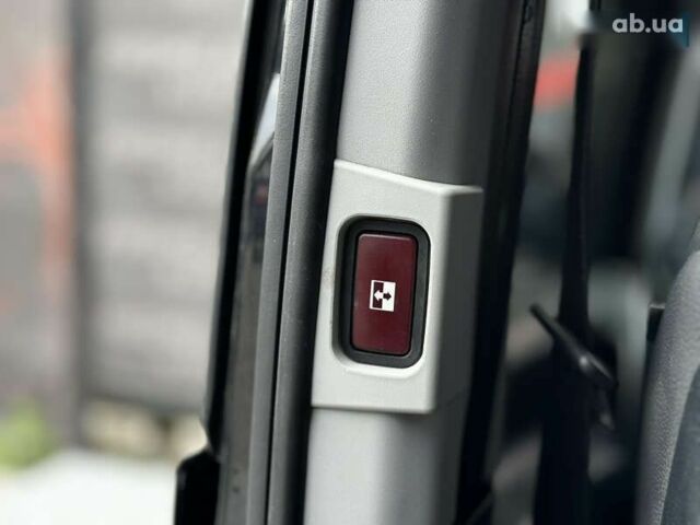 Мерседес Вито, объемом двигателя 2.1 л и пробегом 447 тыс. км за 16999 $, фото 26 на Automoto.ua