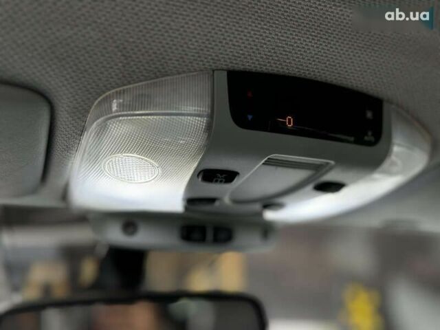 Мерседес Вито, объемом двигателя 2.1 л и пробегом 447 тыс. км за 16999 $, фото 3 на Automoto.ua