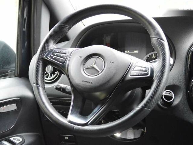 Мерседес Вито, объемом двигателя 2.2 л и пробегом 99 тыс. км за 23000 $, фото 24 на Automoto.ua