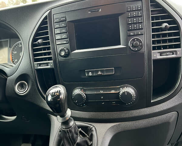 Мерседес Вито, объемом двигателя 2.14 л и пробегом 300 тыс. км за 17300 $, фото 5 на Automoto.ua