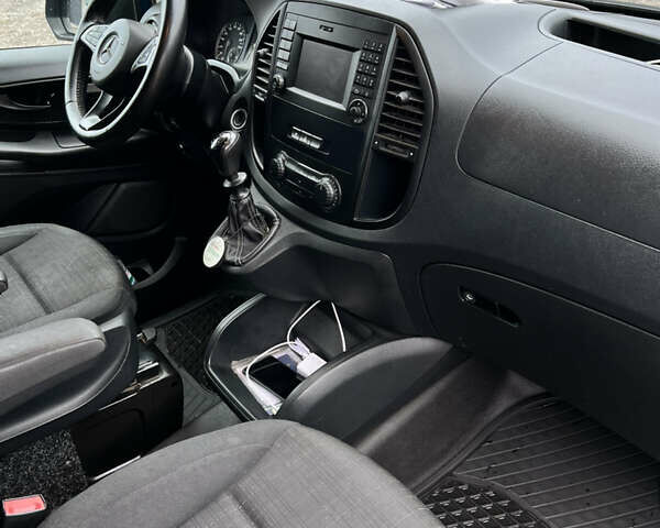 Мерседес Вито, объемом двигателя 2.14 л и пробегом 300 тыс. км за 17300 $, фото 12 на Automoto.ua