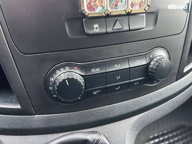 Мерседес Вито, объемом двигателя 2.1 л и пробегом 255 тыс. км за 25990 $, фото 19 на Automoto.ua