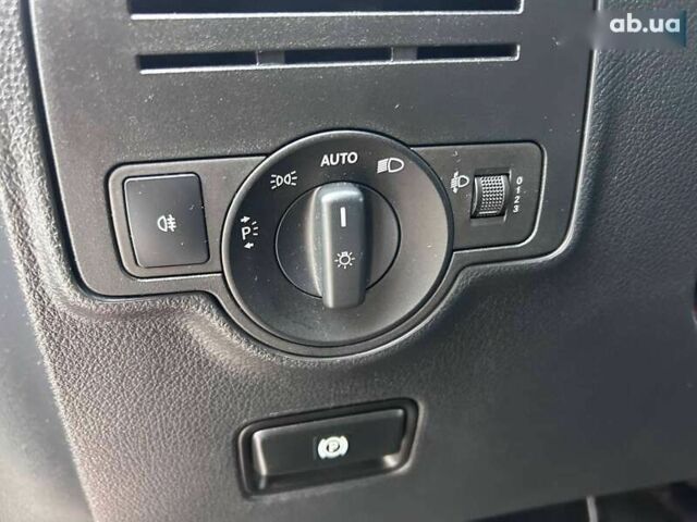 Мерседес Вито, объемом двигателя 2.1 л и пробегом 255 тыс. км за 25990 $, фото 15 на Automoto.ua