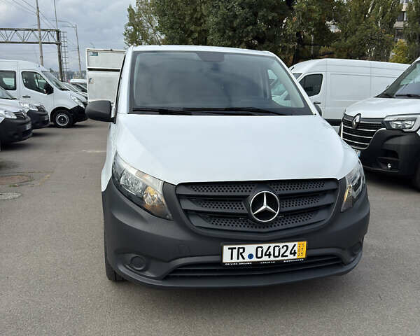 Мерседес Вито, объемом двигателя 2.14 л и пробегом 193 тыс. км за 24900 $, фото 2 на Automoto.ua