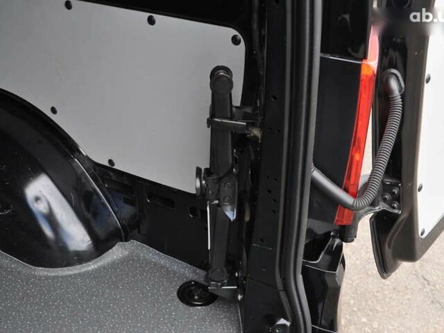 Мерседес Вито, объемом двигателя 2 л и пробегом 250 тыс. км за 27800 $, фото 26 на Automoto.ua