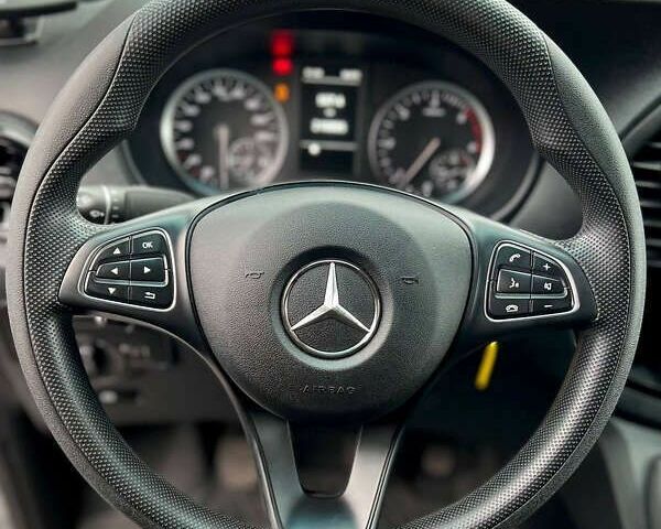 Мерседес Вито, объемом двигателя 2 л и пробегом 210 тыс. км за 27300 $, фото 23 на Automoto.ua