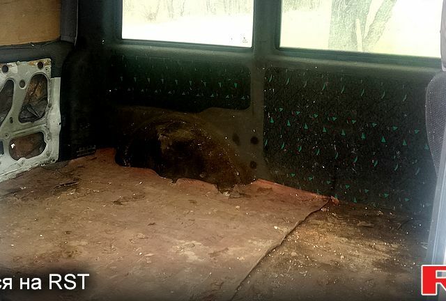 Мерседес Вито, объемом двигателя 2.3 л и пробегом 750 тыс. км за 2300 $, фото 3 на Automoto.ua