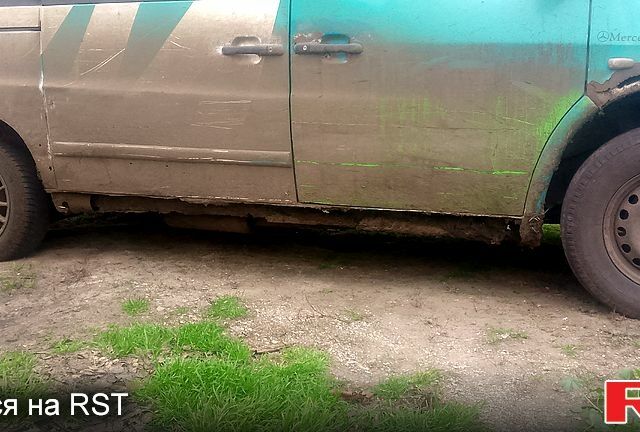 Мерседес Вито, объемом двигателя 2.3 л и пробегом 750 тыс. км за 2300 $, фото 4 на Automoto.ua