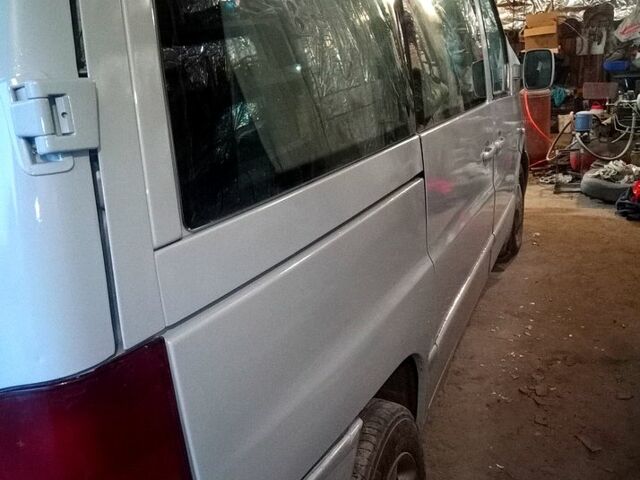 Мерседес Вито, объемом двигателя 2.2 л и пробегом 111 тыс. км за 5500 $, фото 2 на Automoto.ua