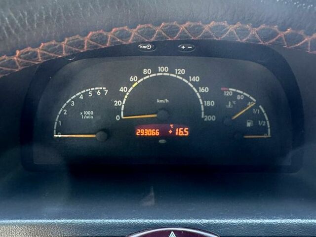 Мерседес Вито 2002 в Одессе на Automoto.ua Мерседес Вито, объемом двигателя 2.1 л и пробегом 297 тыс. км за 4500 $, фото 3 на Automoto.ua