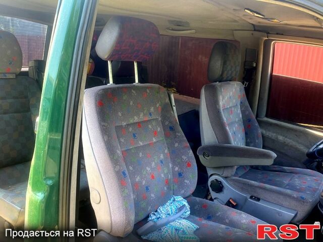 Мерседес Вито, объемом двигателя 2.2 л и пробегом 300 тыс. км за 2200 $, фото 5 на Automoto.ua