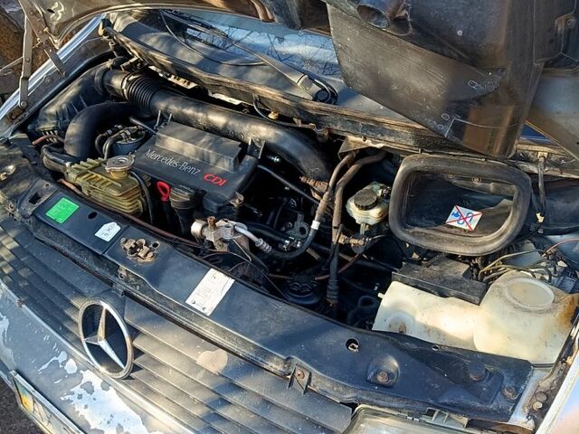 Мерседес Вито, объемом двигателя 2.2 л и пробегом 0 тыс. км за 2400 $, фото 3 на Automoto.ua