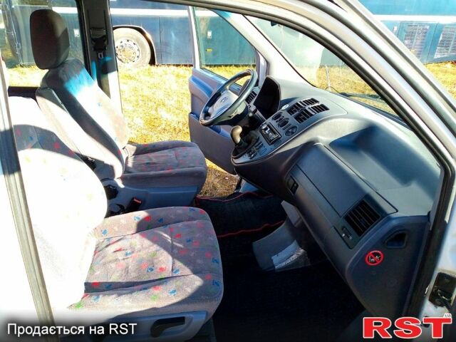 Мерседес Вито, объемом двигателя 22 л и пробегом 387 тыс. км за 4950 $, фото 11 на Automoto.ua