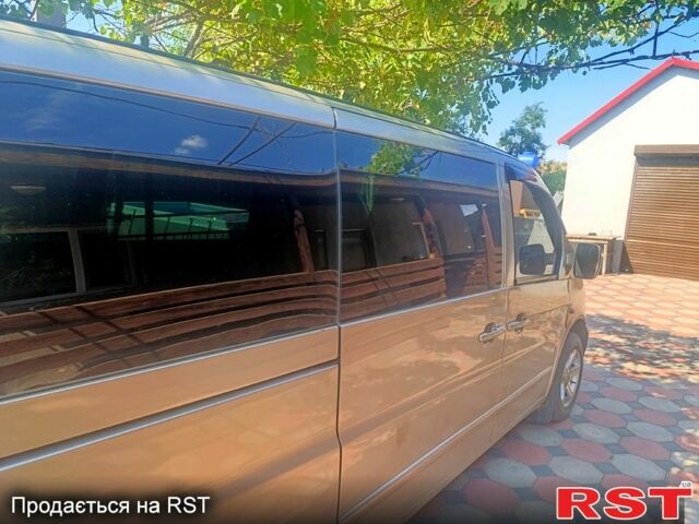 Мерседес Вито, объемом двигателя 2.2 л и пробегом 350 тыс. км за 5699 $, фото 2 на Automoto.ua