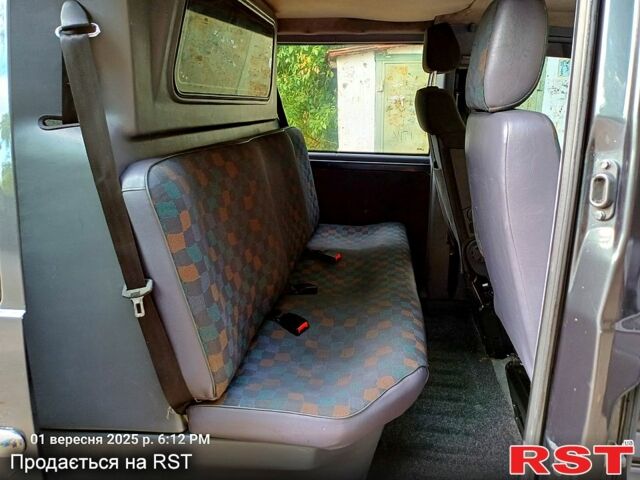 Мерседес Вито, объемом двигателя 2.2 л и пробегом 300 тыс. км за 5888 $, фото 7 на Automoto.ua