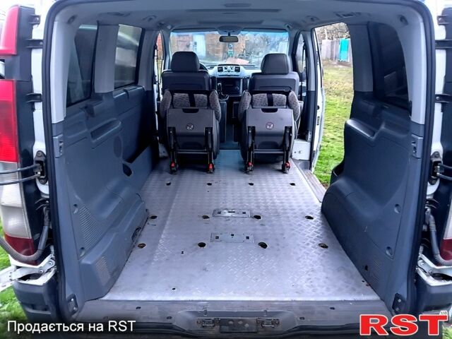 Мерседес Вито, объемом двигателя 2.2 л и пробегом 245 тыс. км за 7400 $, фото 7 на Automoto.ua