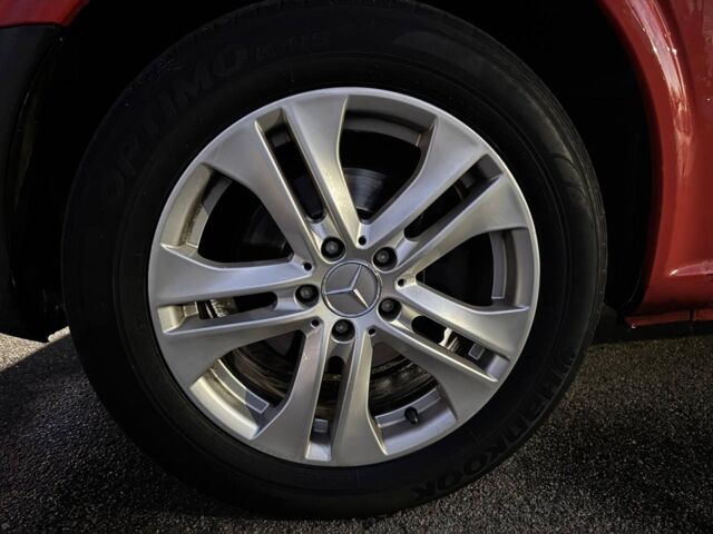 Красный Мерседес Вито пасс., объемом двигателя 2.2 л и пробегом 363 тыс. км за 7690 $, фото 12 на Automoto.ua