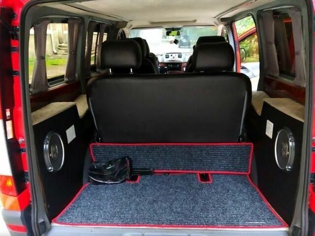 Красный Мерседес Вито пасс., объемом двигателя 2.2 л и пробегом 240 тыс. км за 3204 $, фото 5 на Automoto.ua