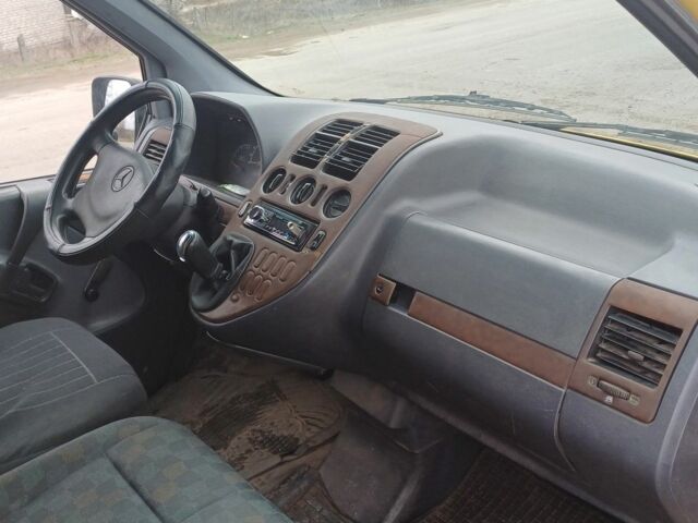 Мерседес Віто 1999 у Великой Александровке на Automoto.ua Жовтий Мерседес Віто, об'ємом двигуна 2.2 л та пробігом 5 тис. км за 2180 $, фото 1 на Automoto.ua