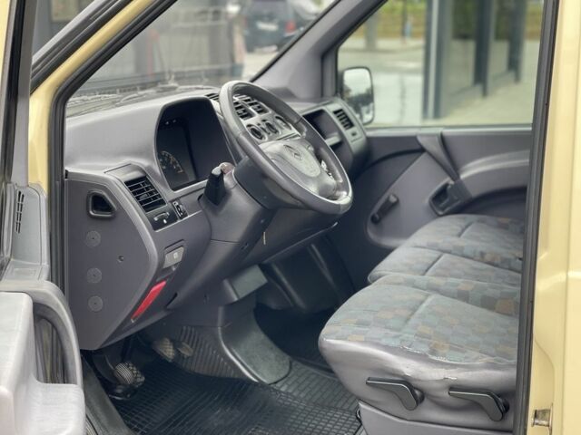 Жовтий Мерседес Віто, об'ємом двигуна 2.1 л та пробігом 315 тис. км за 4700 $, фото 13 на Automoto.ua