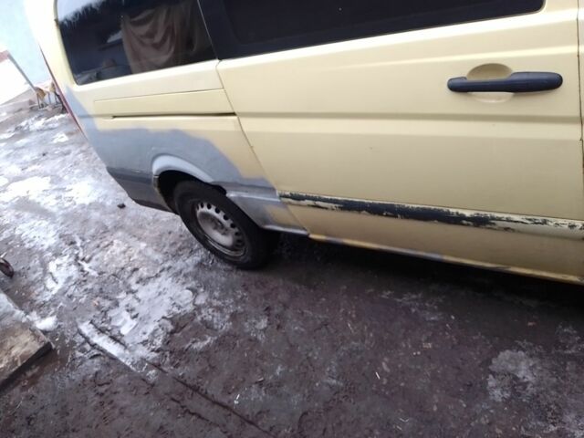 Жовтий Мерседес Віто, об'ємом двигуна 0 л та пробігом 500 тис. км за 4267 $, фото 2 на Automoto.ua
